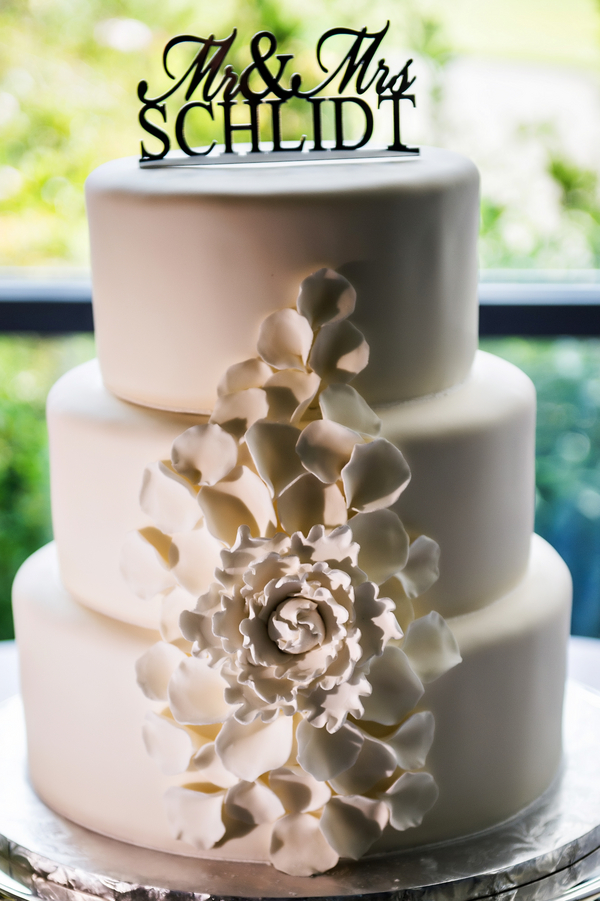  Beautiful White Wedding Cake with Ruffled Flower | photo by Ross Costanza Photography | via www.BrendasWeddingBlog.com 