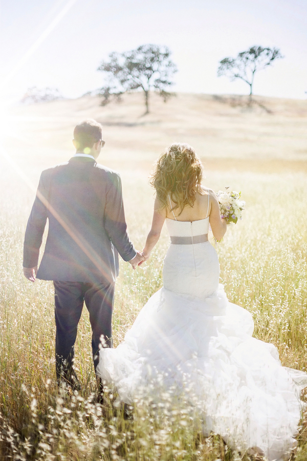  Bride and Groom Portrait in Sunny Field | Photo by William Innes Photography | via www.brendasweddingblog.com 