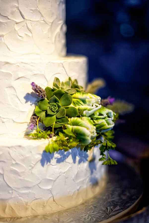  Simple and Pretty White Wedding Cake with Succulents in Detail | Photo by William Innes Photography | via www.brendasweddingblog.com 