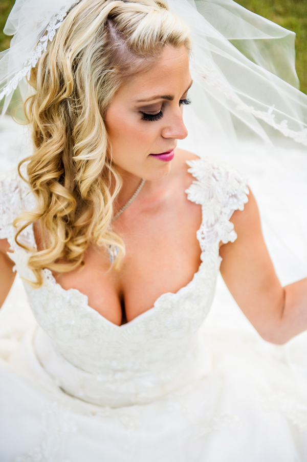  Love the Brides Makeup | photo by Ross Costanza Photography | as seen on www.brendasweddingblog.com 