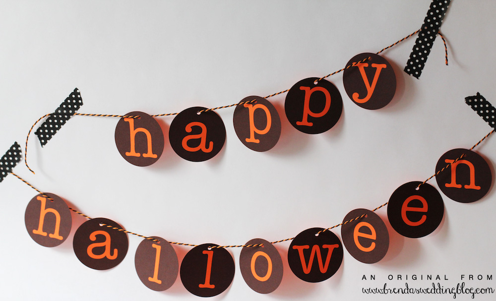 DIY Printable Happy Halloween Banner / from www.BrendasWeddingBlog.com