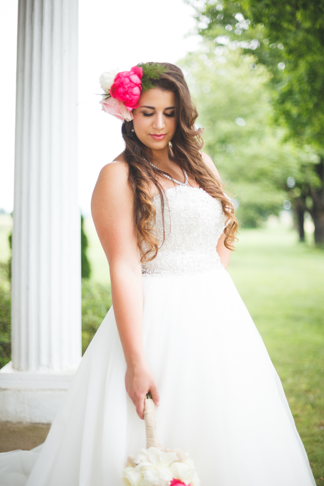  Peony Inspired Bridal Shoot / florals by Eight Tree Street / photo by Allison Hopperstad Photography / as seen on www.BrendasWeddingBlog.com 