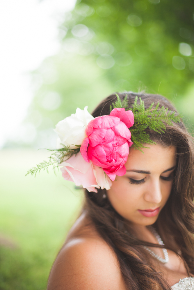  Beautiful Fresh Peony Headpiece / florals by Eight Tree Street / photo by Allison Hopperstad Photography / as seen on www.BrendasWeddingBlog.com 