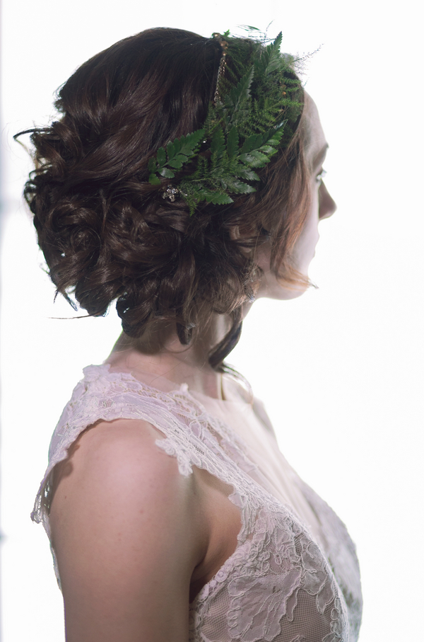  A Beautiful Bridal Hairstyle with a Fern Headpiece / photo by Corey Lynn Tucker Photography / as seen on www.BrendasWeddingBlog.com 