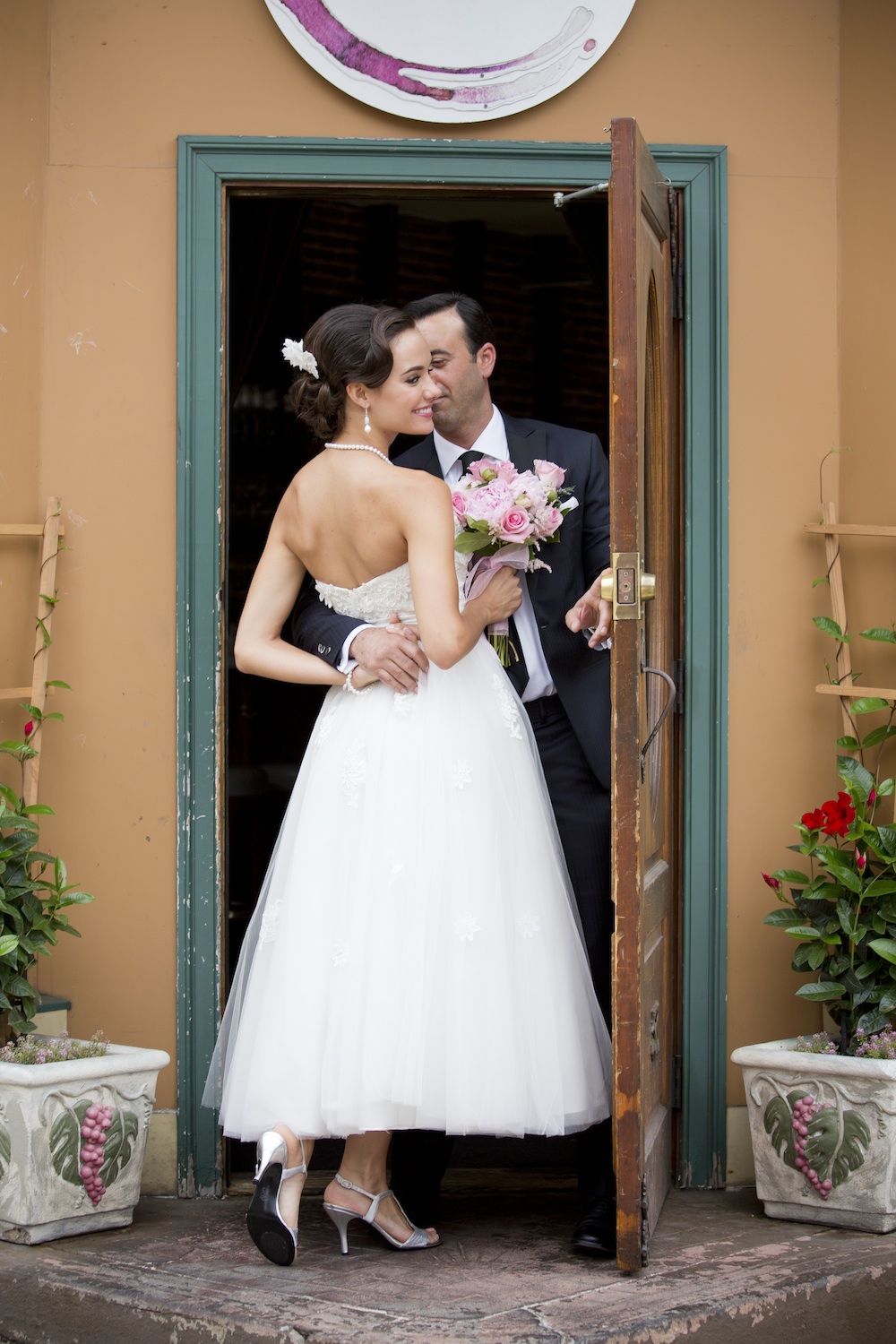  Cute Wedding Photo Idea {sneaking away for a few kisses} / photo by Krista Patton Photography 