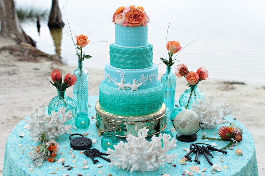  Gorgeous Aqua Blue Beach Wedding Cake by Anna Cakes / photo by Tab McCausland Photography 