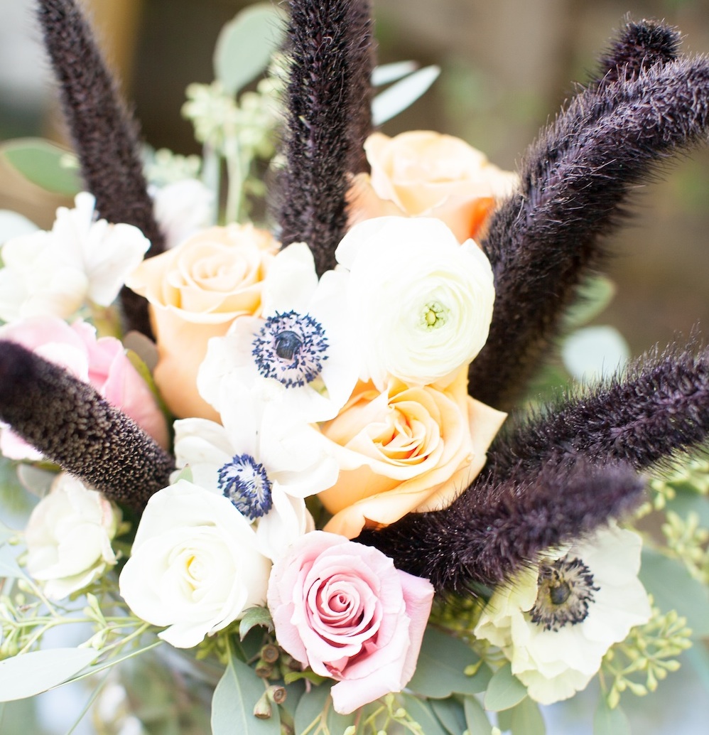  Floral Details from an Elegant Halloween Wedding Centerpiece in Blush, Black and Tangerine / florals by EightTreeStreet / photo by {a}strid Photography 