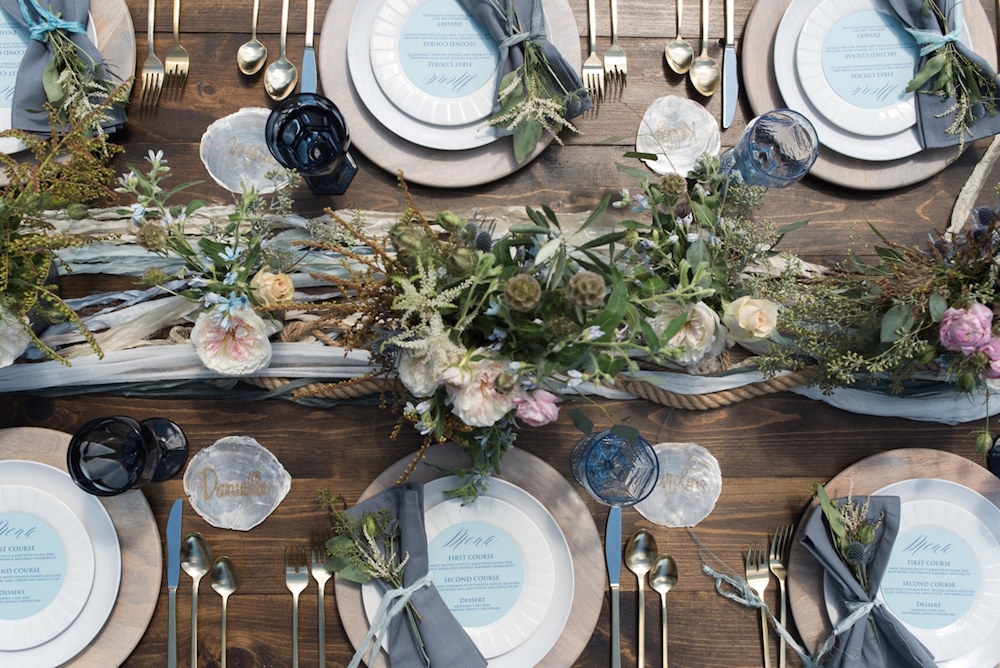  Coastal Chic Wedding Inspired Tablesetting / photo by Caroline &amp; Evan Photography / flowers by FH Weddings &amp; Events 