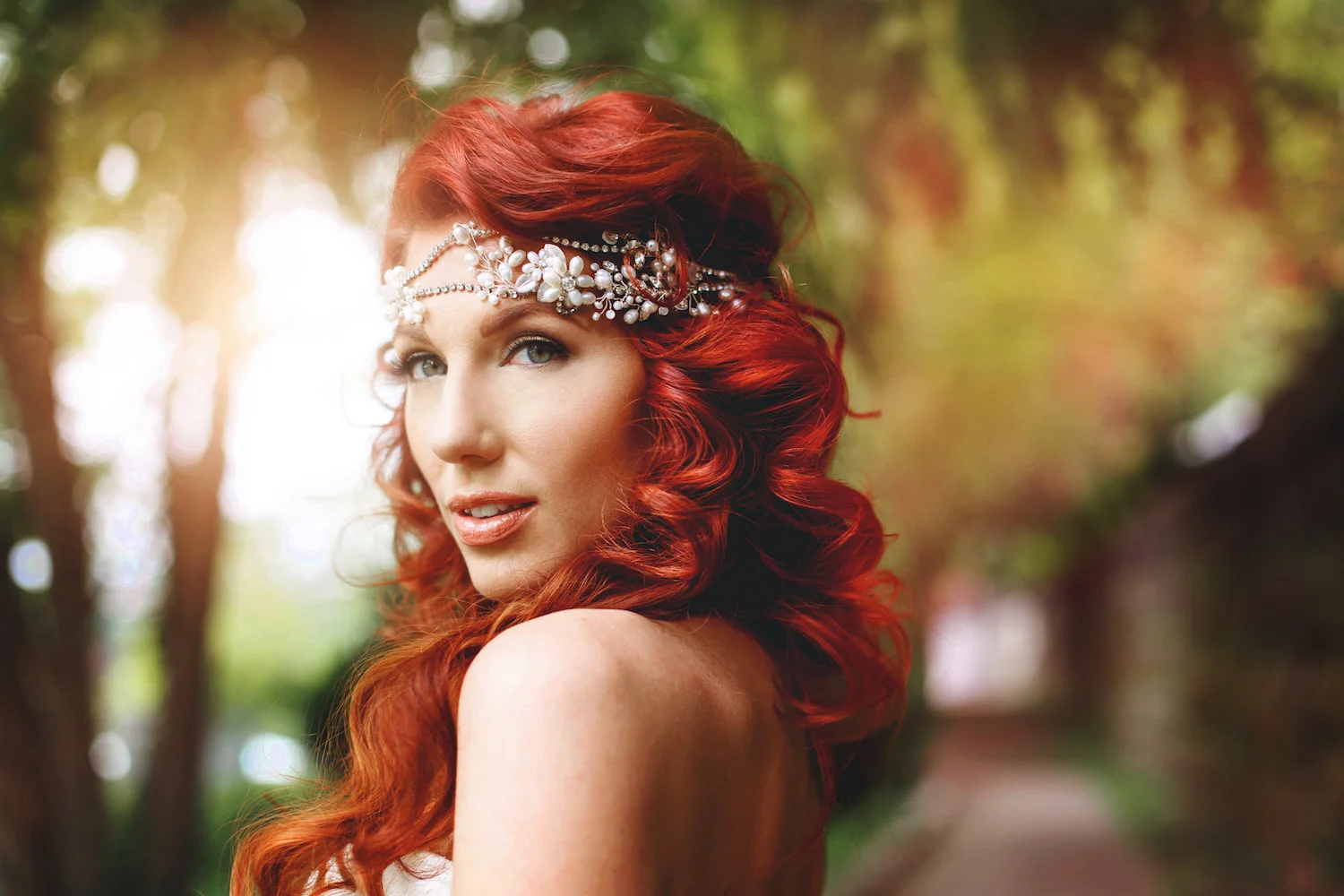 23 Dreamy Bridal Portrait Poses for Wedding Day Inspiration / photos by La Candella Weddings / designs by Fancy Bowtique Bridal Couture