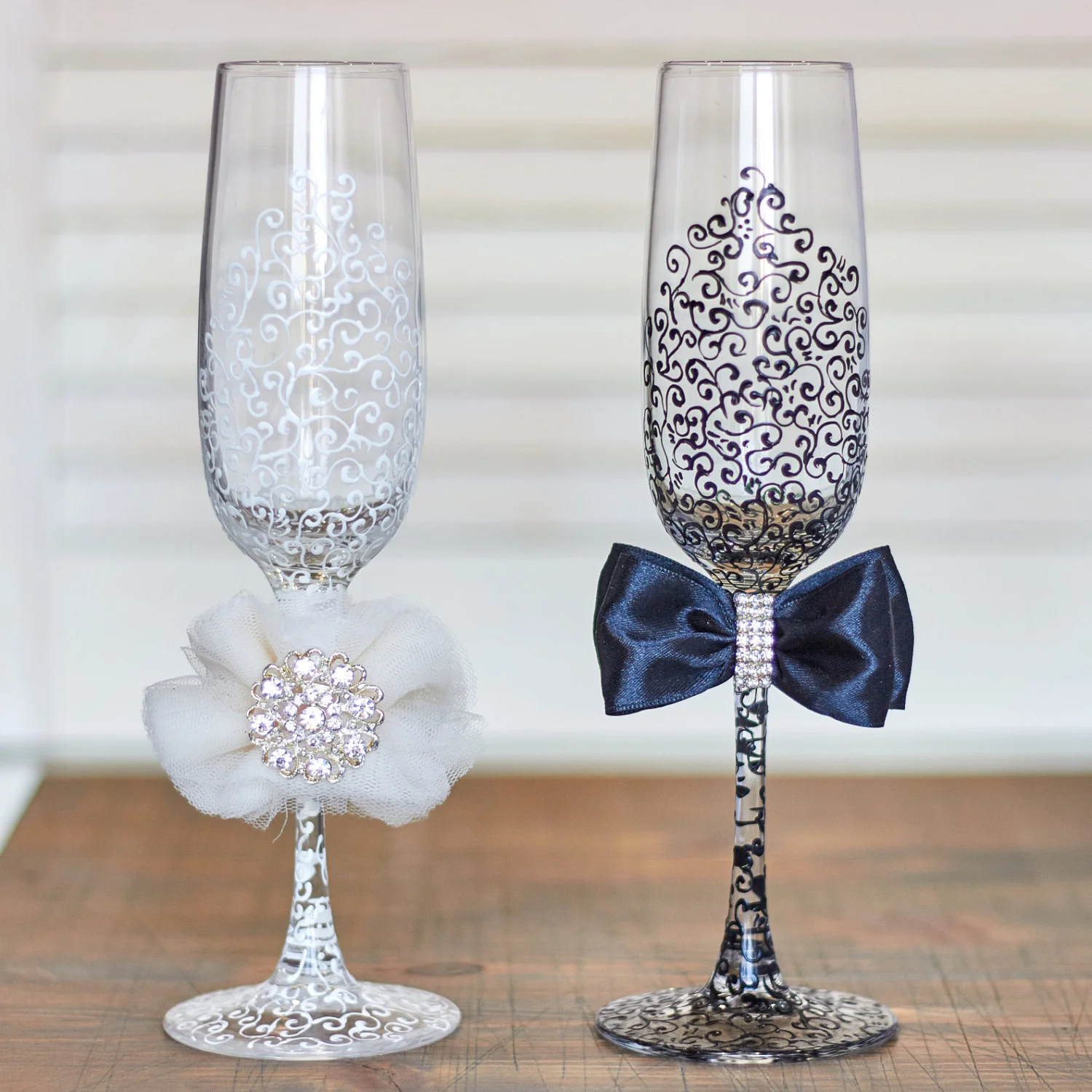 15 Wedding Toasting Glasses to Say Cheers in Style