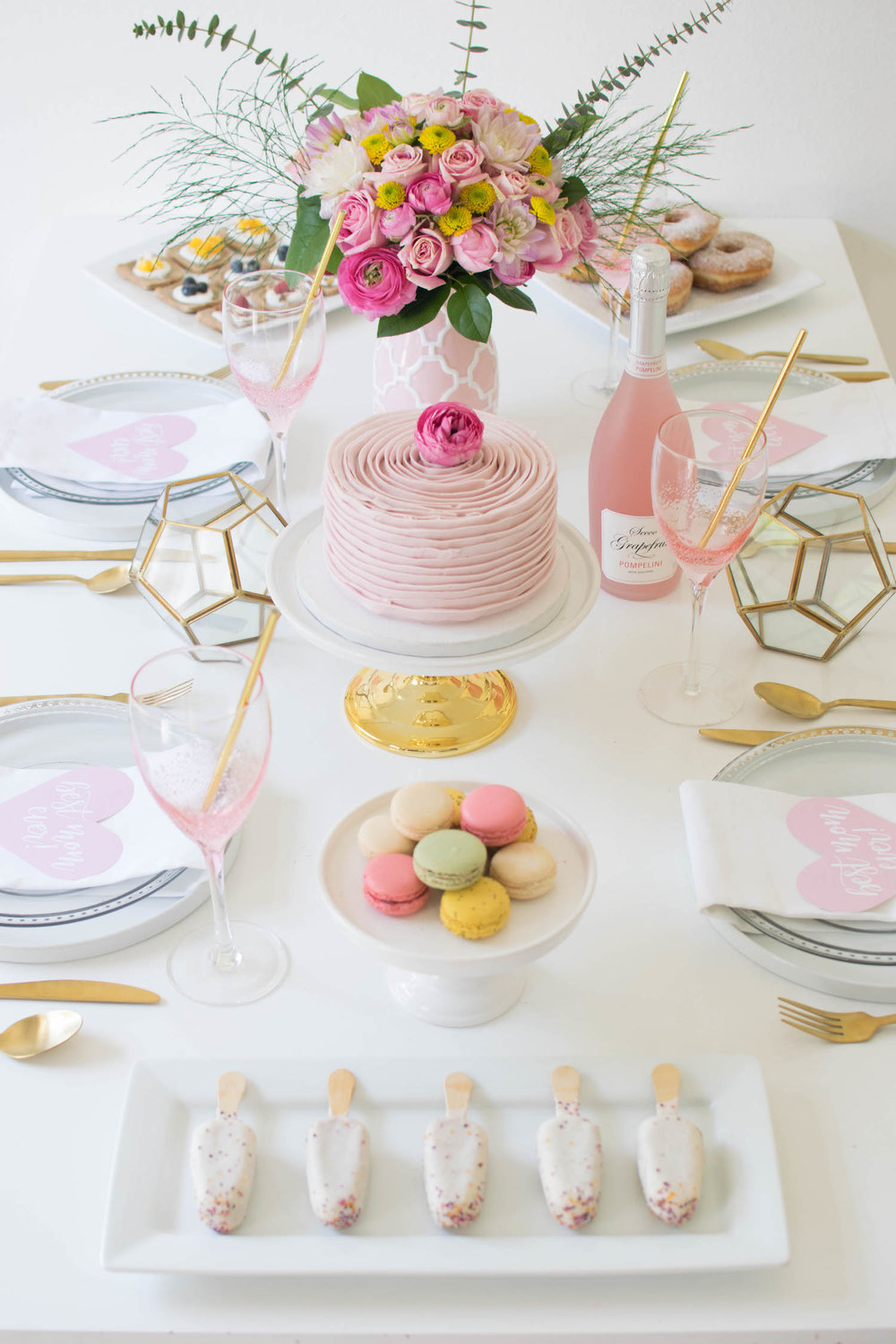 creative-diy-wedding-ideas-spring-brunch-tablescape-2.jpg