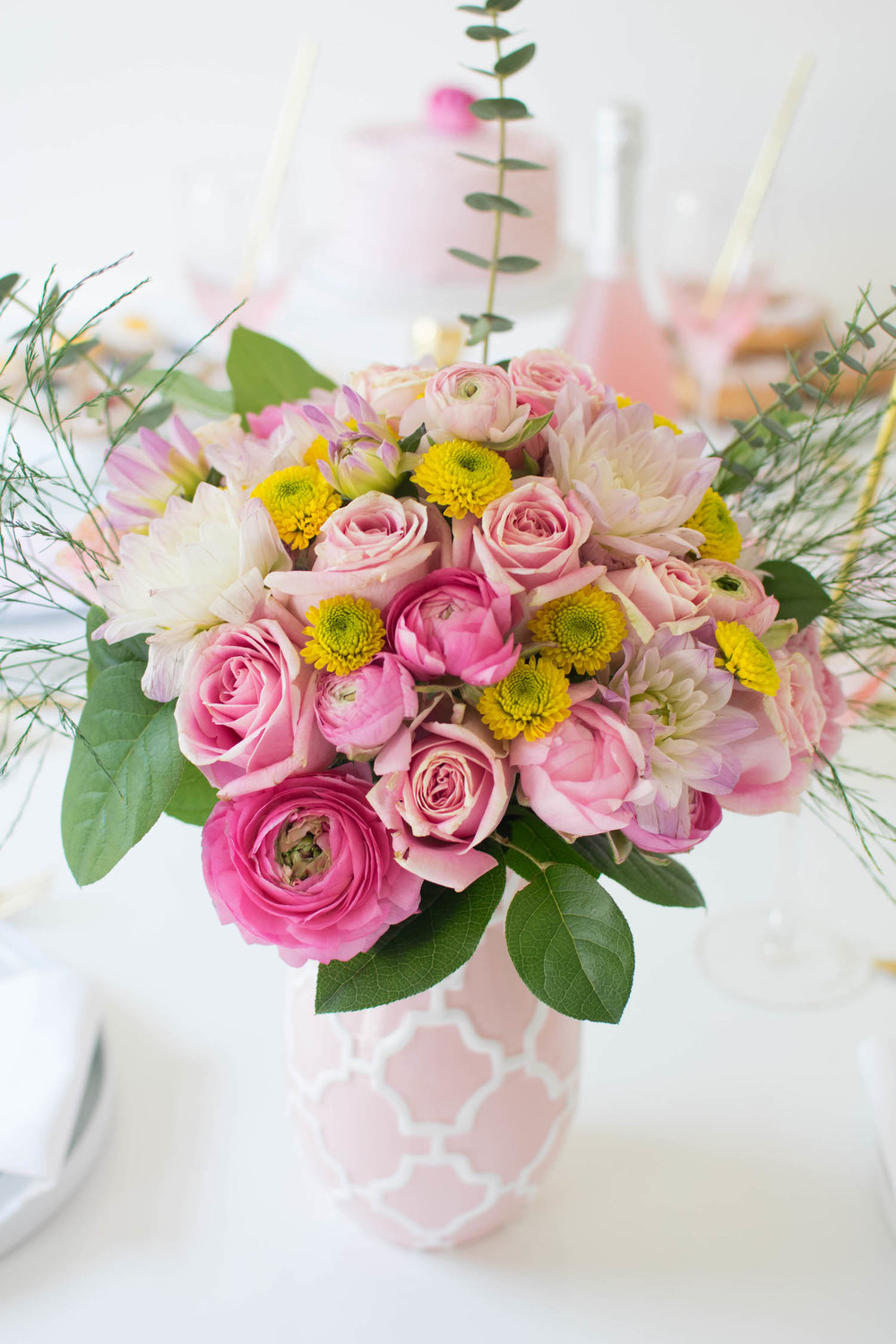 creative-diy-wedding-ideas-spring-brunch-pink-flowers.jpg