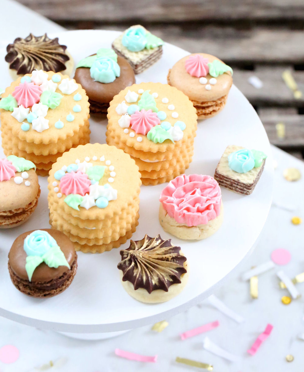 creative-diy-wedding-ideas-spring-cookies.jpg