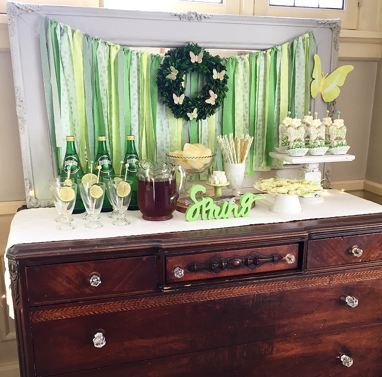 creative-diy-wedding-ideas-spring-green-drinks.jpg