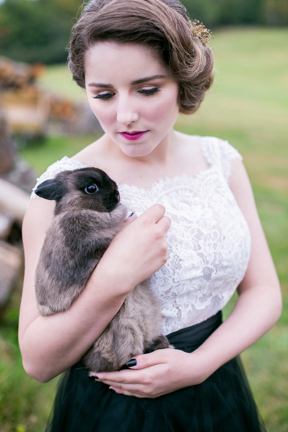  Moody and Dramatic Wedding Ideas + Inspiration —&nbsp;photo by Chantal Routhier Photography — click to see more inspiration on www.BrendasWeddingBlog.com 