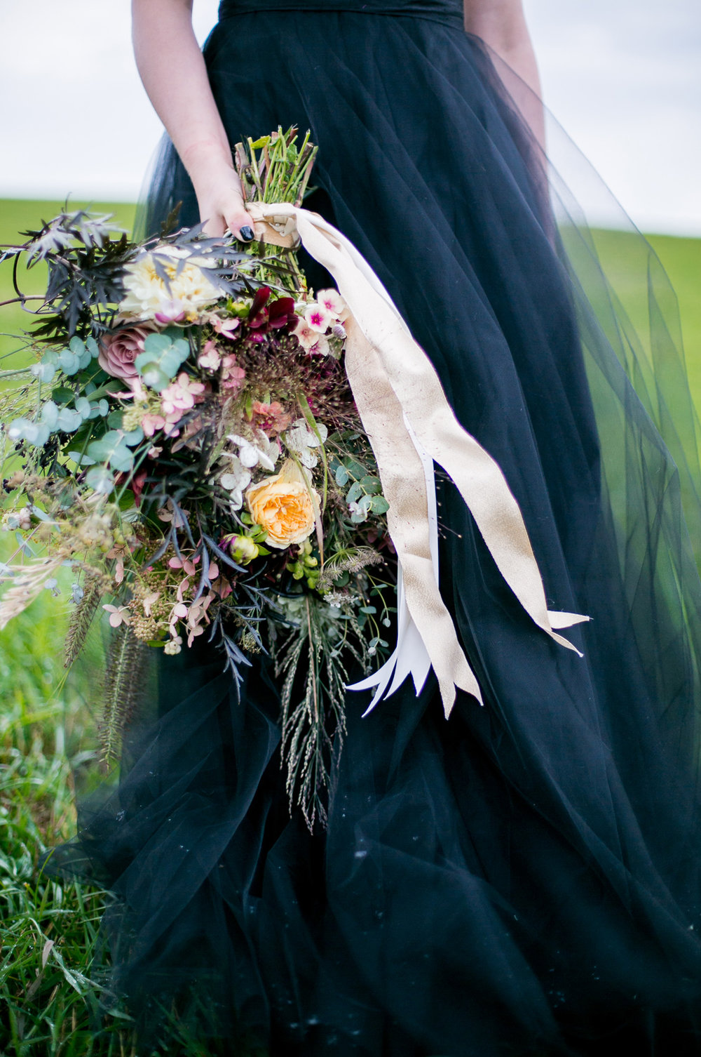  Moody and Dramatic Wedding Ideas + Inspiration —&nbsp;photo by Chantal Routhier Photography — click to see more inspiration on www.BrendasWeddingBlog.com 