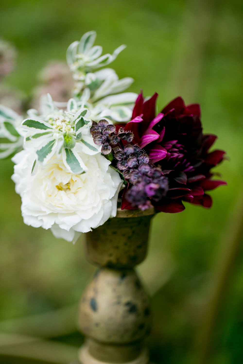  Moody and Dramatic Wedding Ideas + Inspiration —&nbsp;photo by Chantal Routhier Photography — click to see more inspiration on www.BrendasWeddingBlog.com 