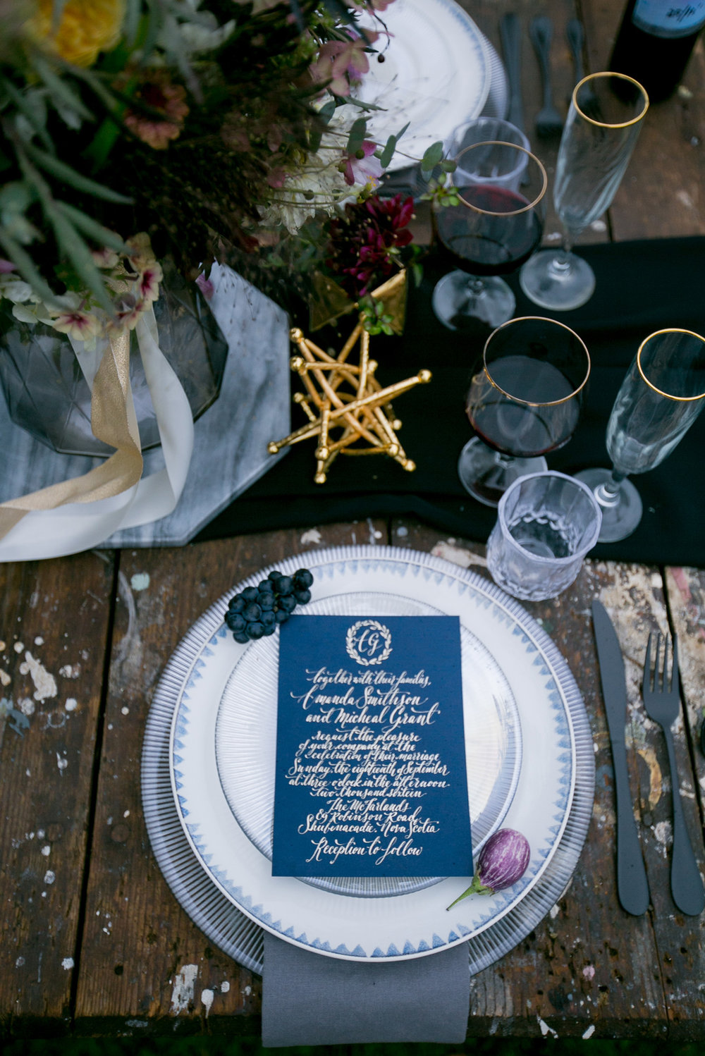  Moody and Dramatic Wedding Ideas + Inspiration —&nbsp;photo by Chantal Routhier Photography — click to see more inspiration on www.BrendasWeddingBlog.com 