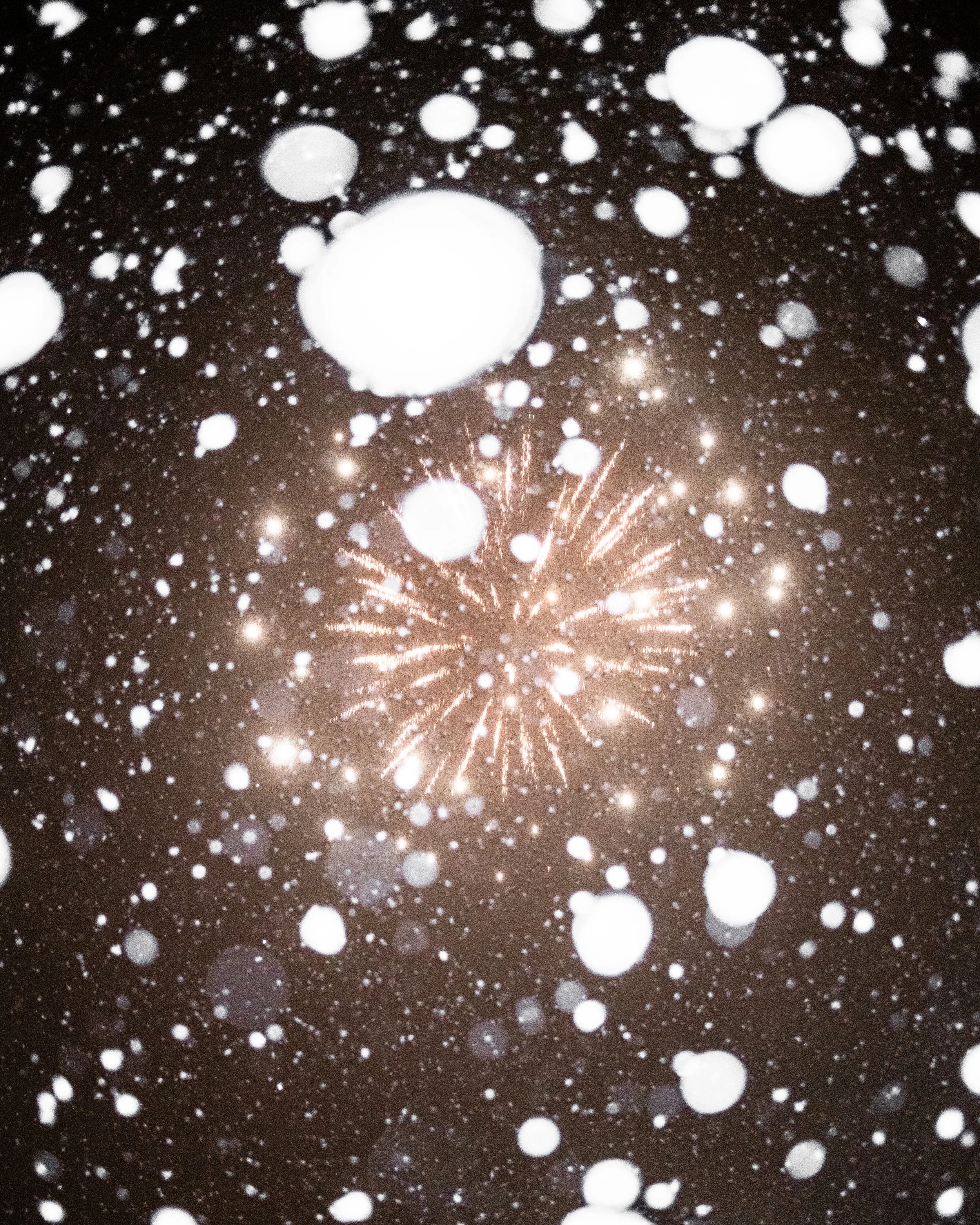 lifestyle-fireworks-korea-snow-photographer.jpg