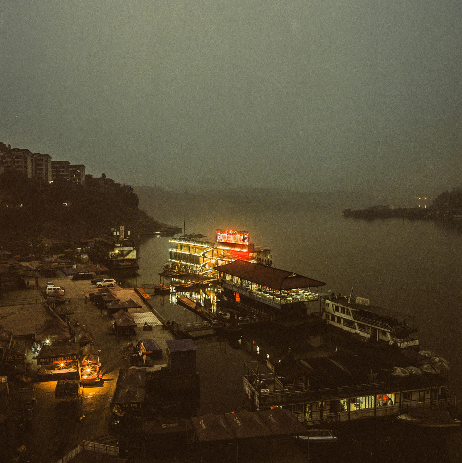 Restaurant on Jia Ling river
