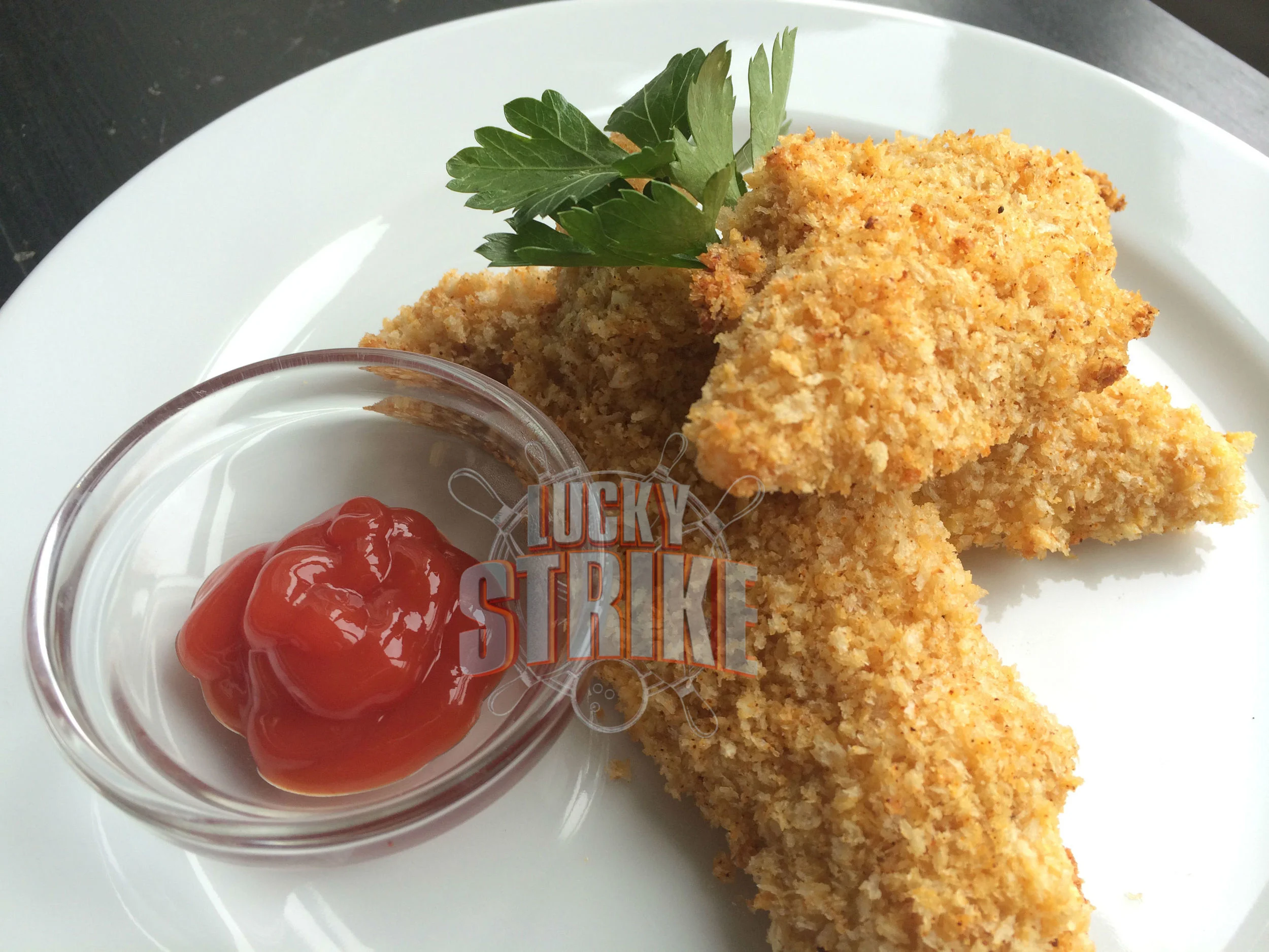 CHICKEN TENDERS 15 Tender, crispy and juicy fried chicken breast served with ranch & hot sauce 