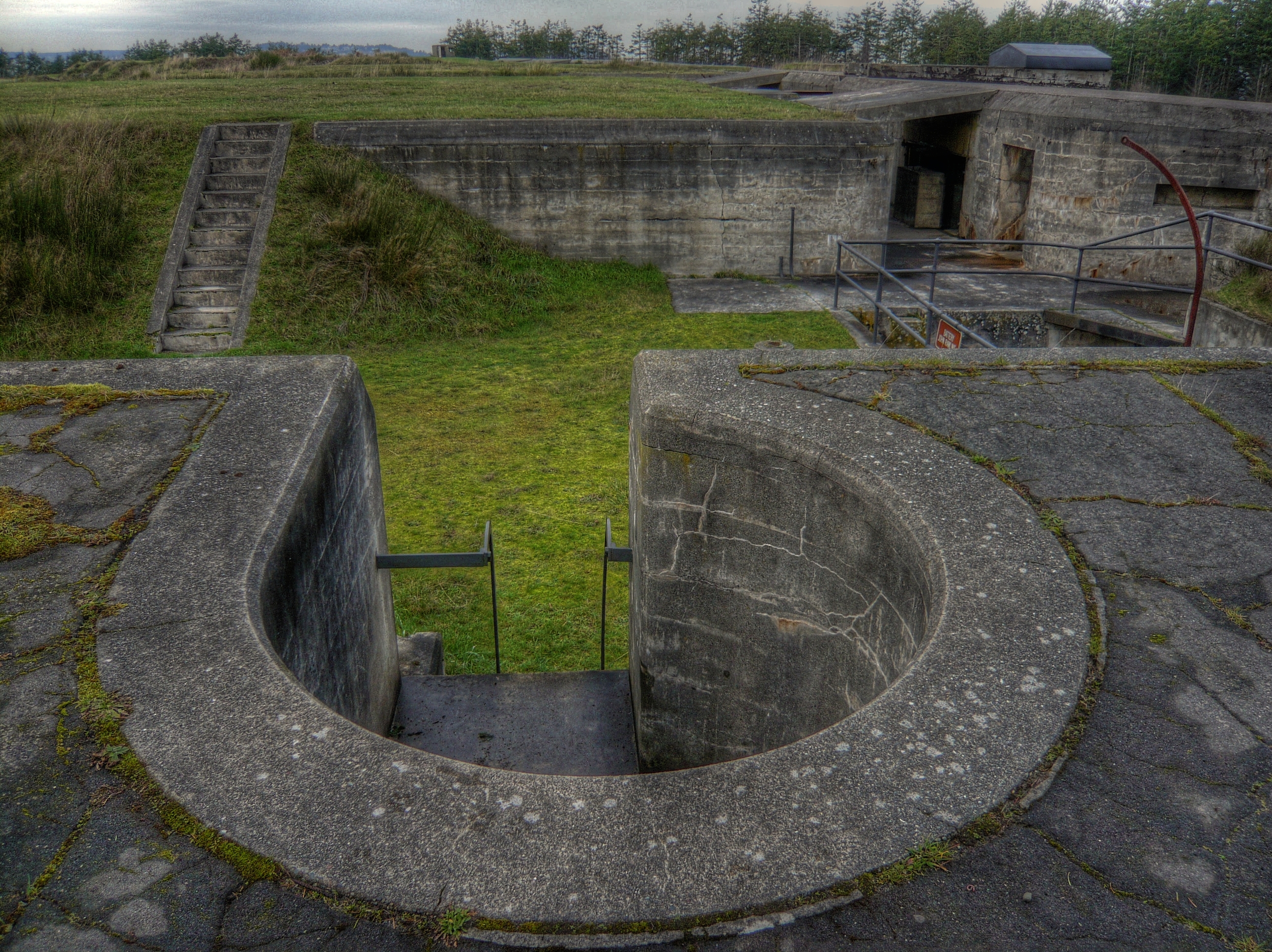 P1130422_3_4_tonemapped.jpg