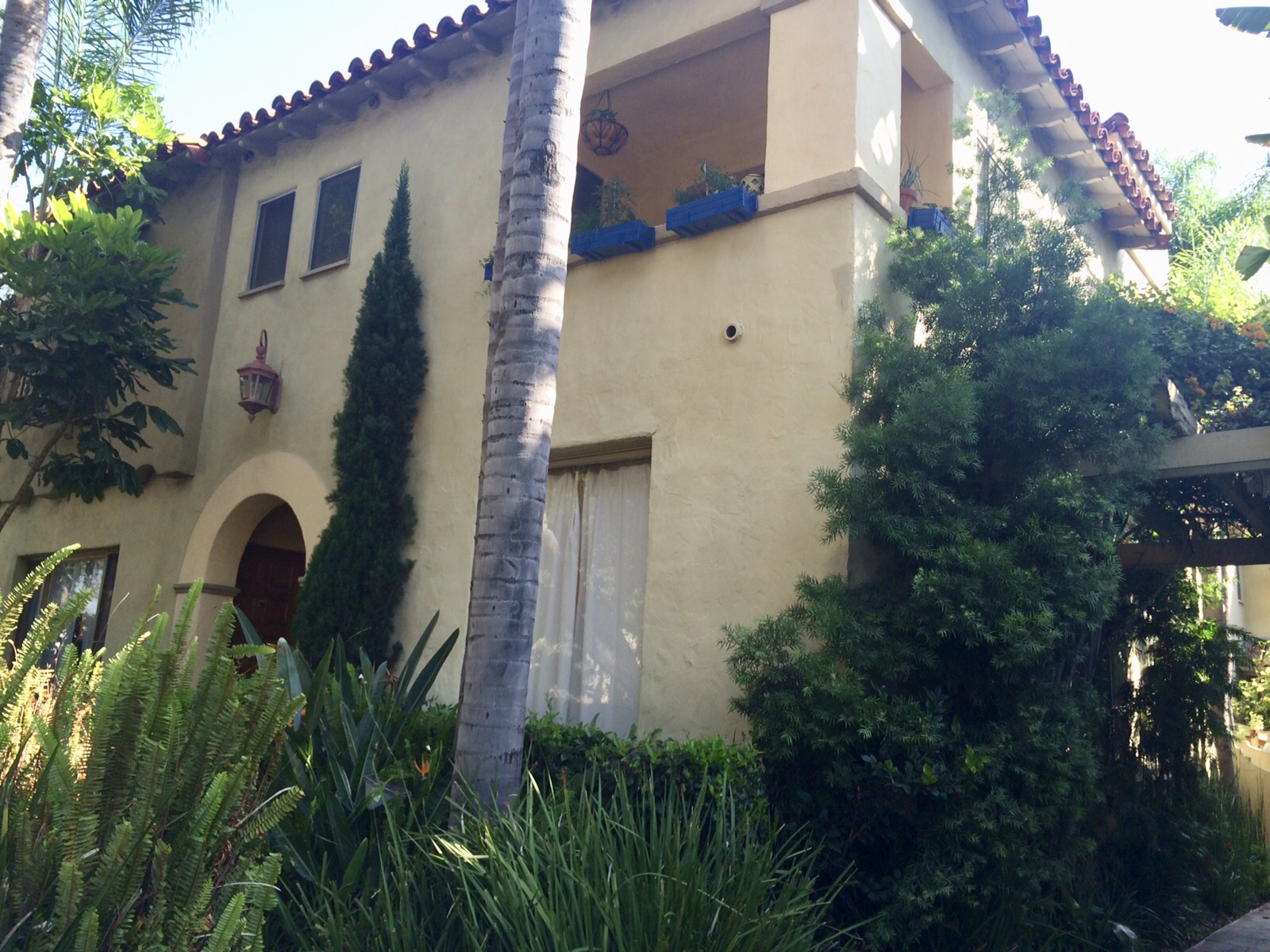 1 Bed/2-Level TownHouse, The Grove/Miracle Mile $2,795