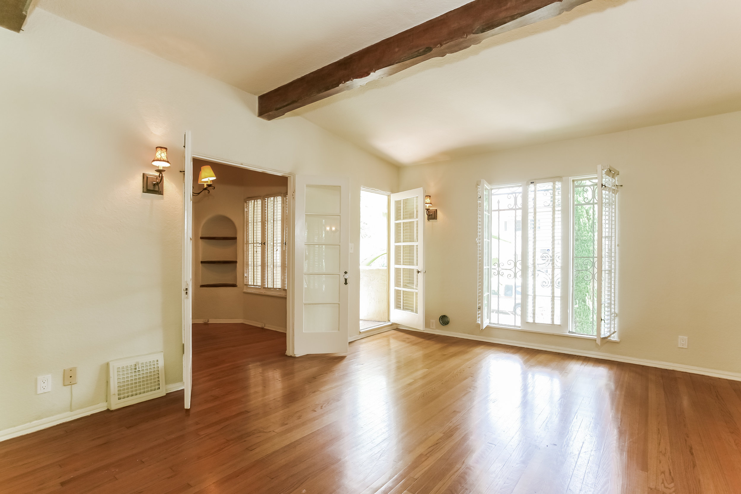 014-Living_Room-1094555-print.jpg