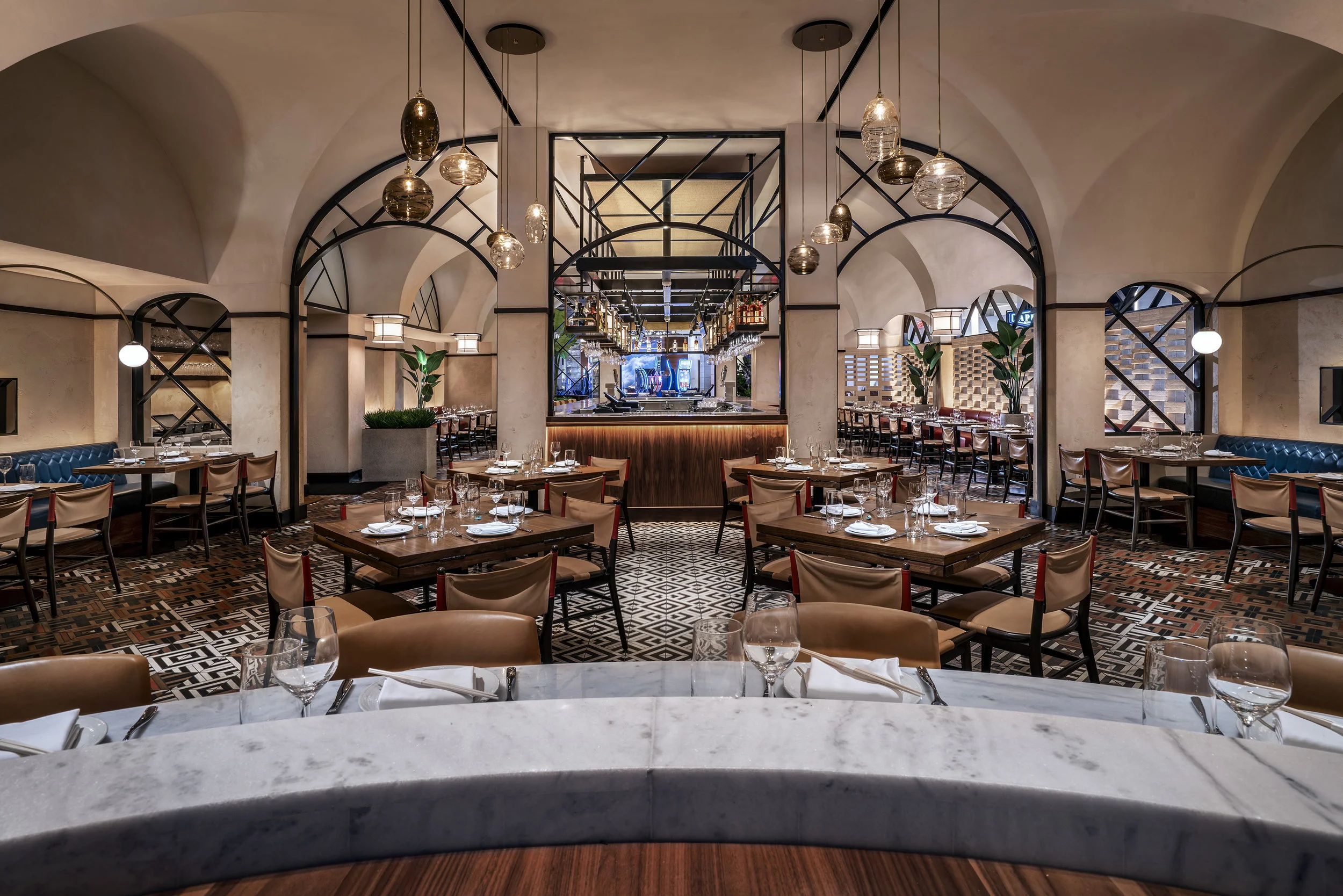 Palms_SharkRestaurant_DiningBarWide_v4.jpg