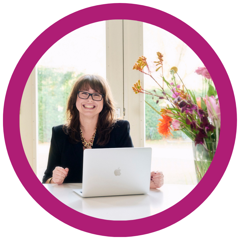 Sex and intimacy coach and Nervous system expert on desire in a long-term relationnship