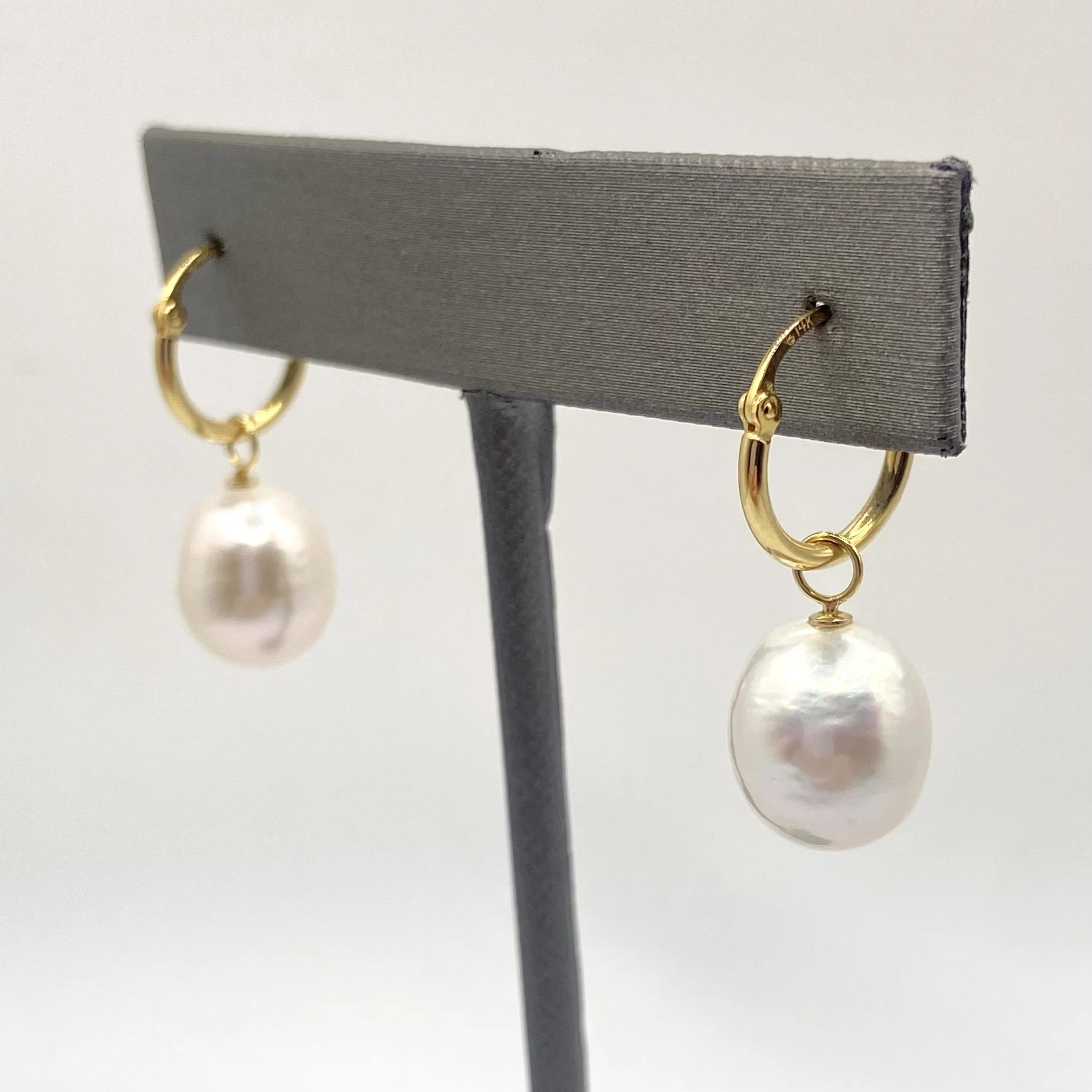 Huggie Hoop w/ Detachable Baroque Pearl Charm