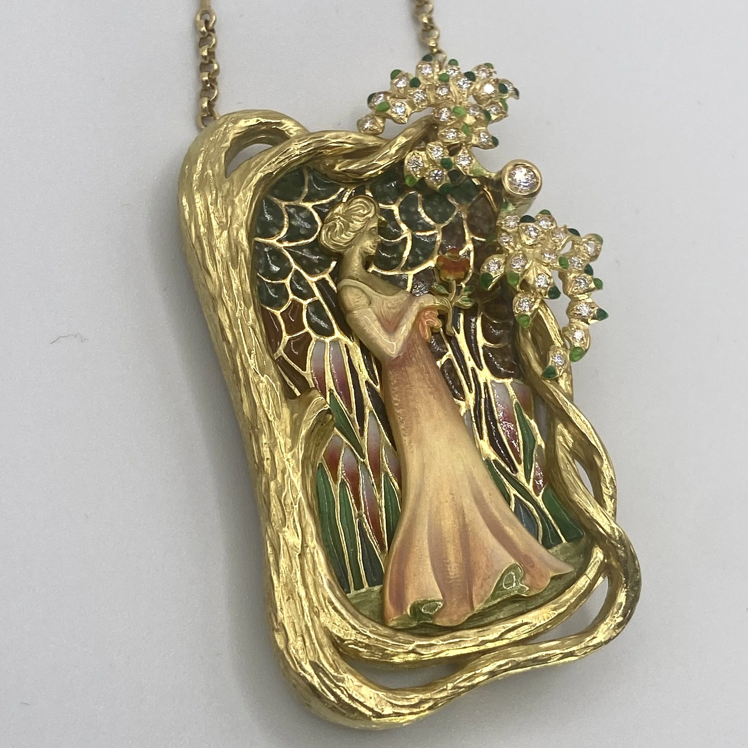 18k Yellow Gold "Promenade" Convertible Brooch / Pendant, Chain Included
