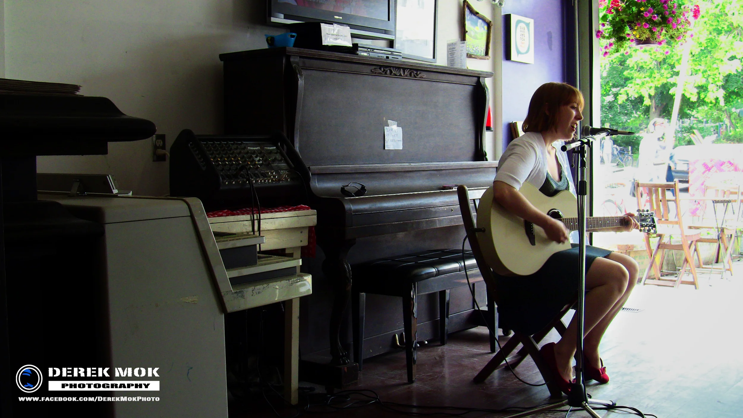 Performance at Aspetta Cafe