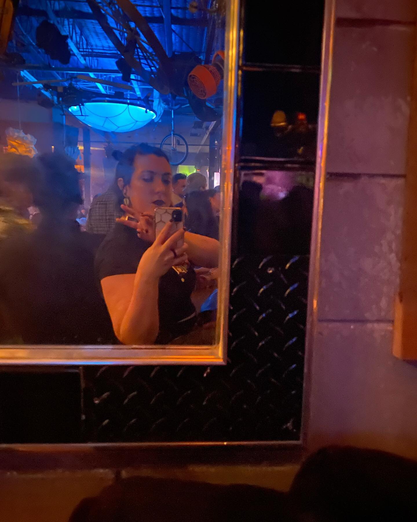 Cool mirrors in crowded bars