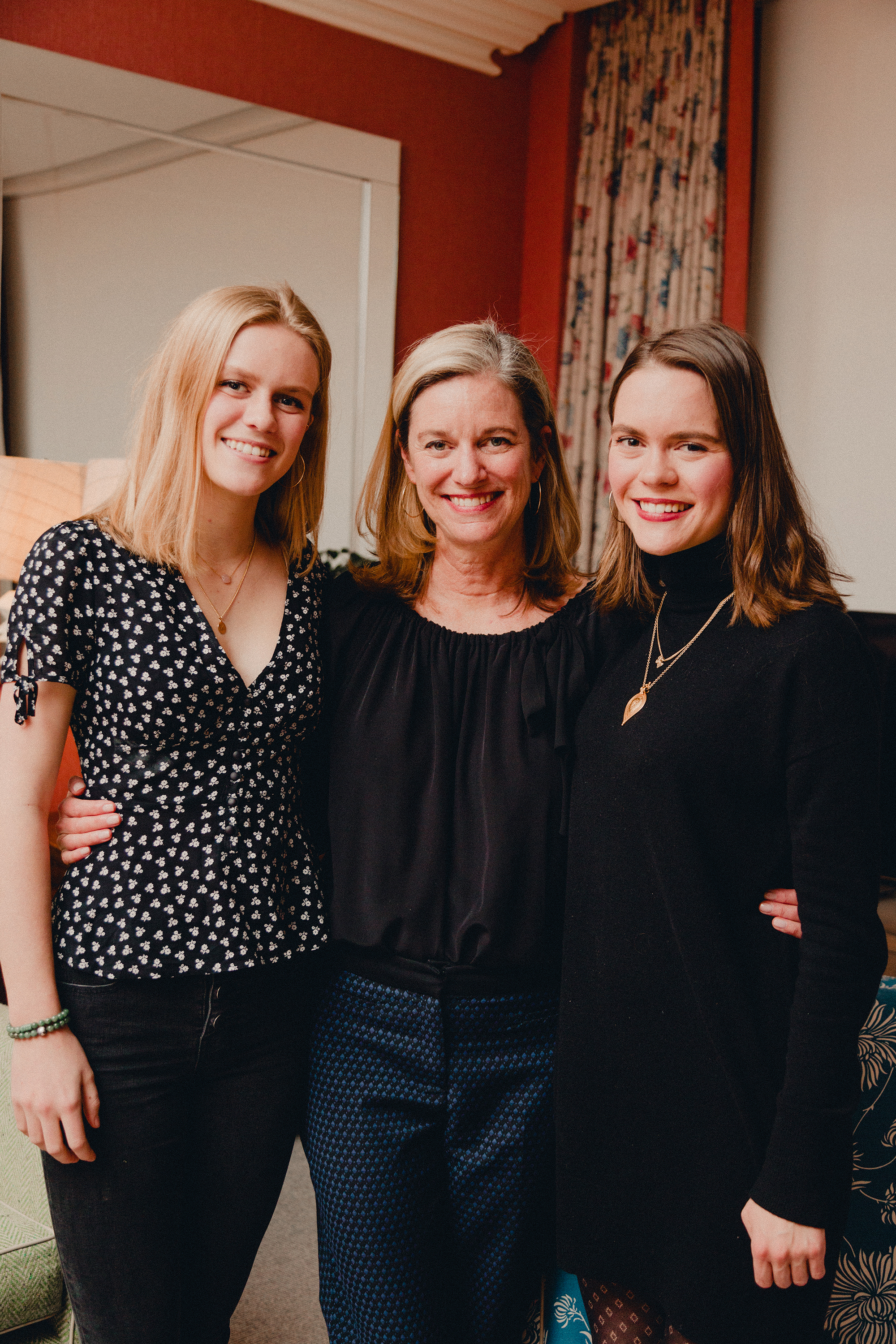 Hillary Peterson with her Daughters