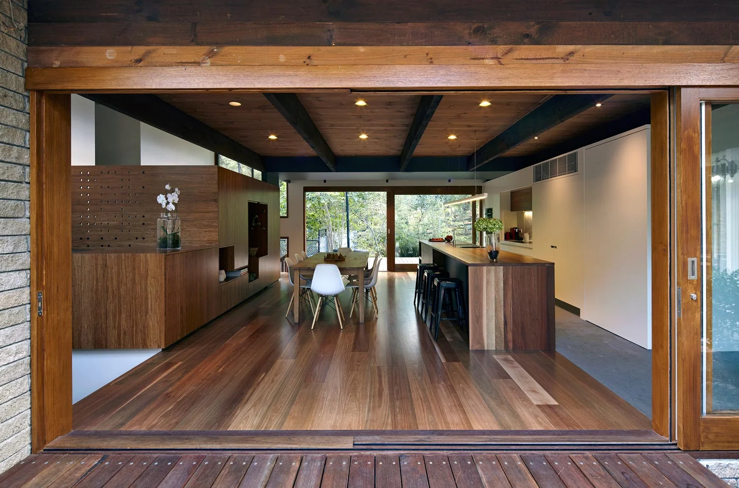 donvale-house-renovation-by-warc-studio-01.jpg