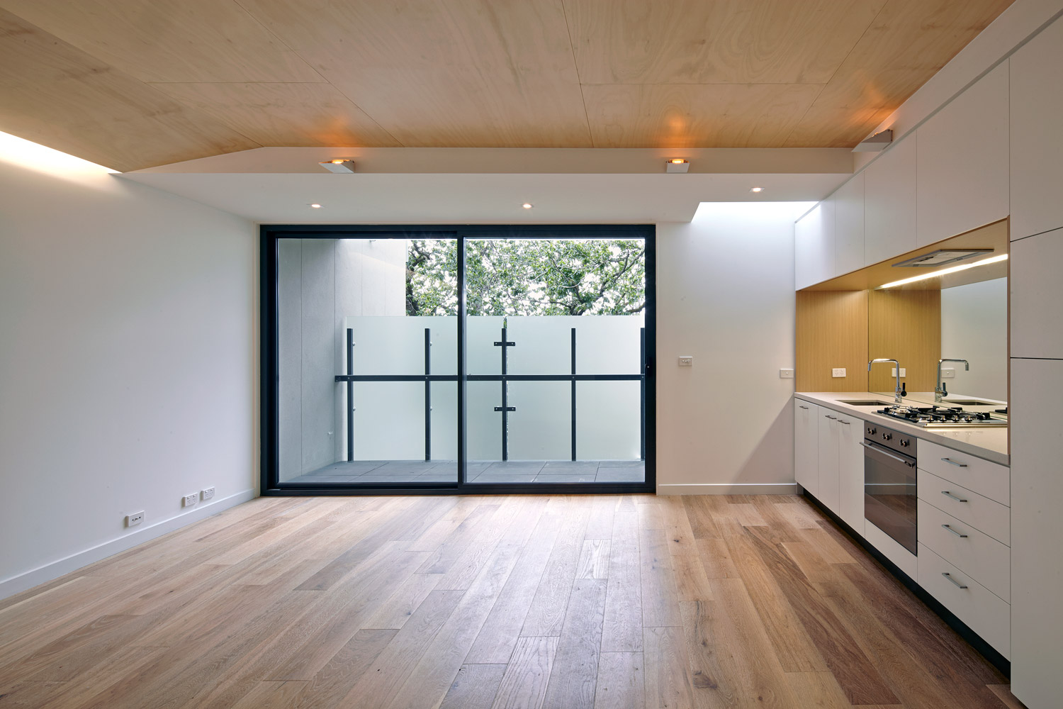 windsor-contemporary-apartment-2-design-by-warc-studio-04.jpg