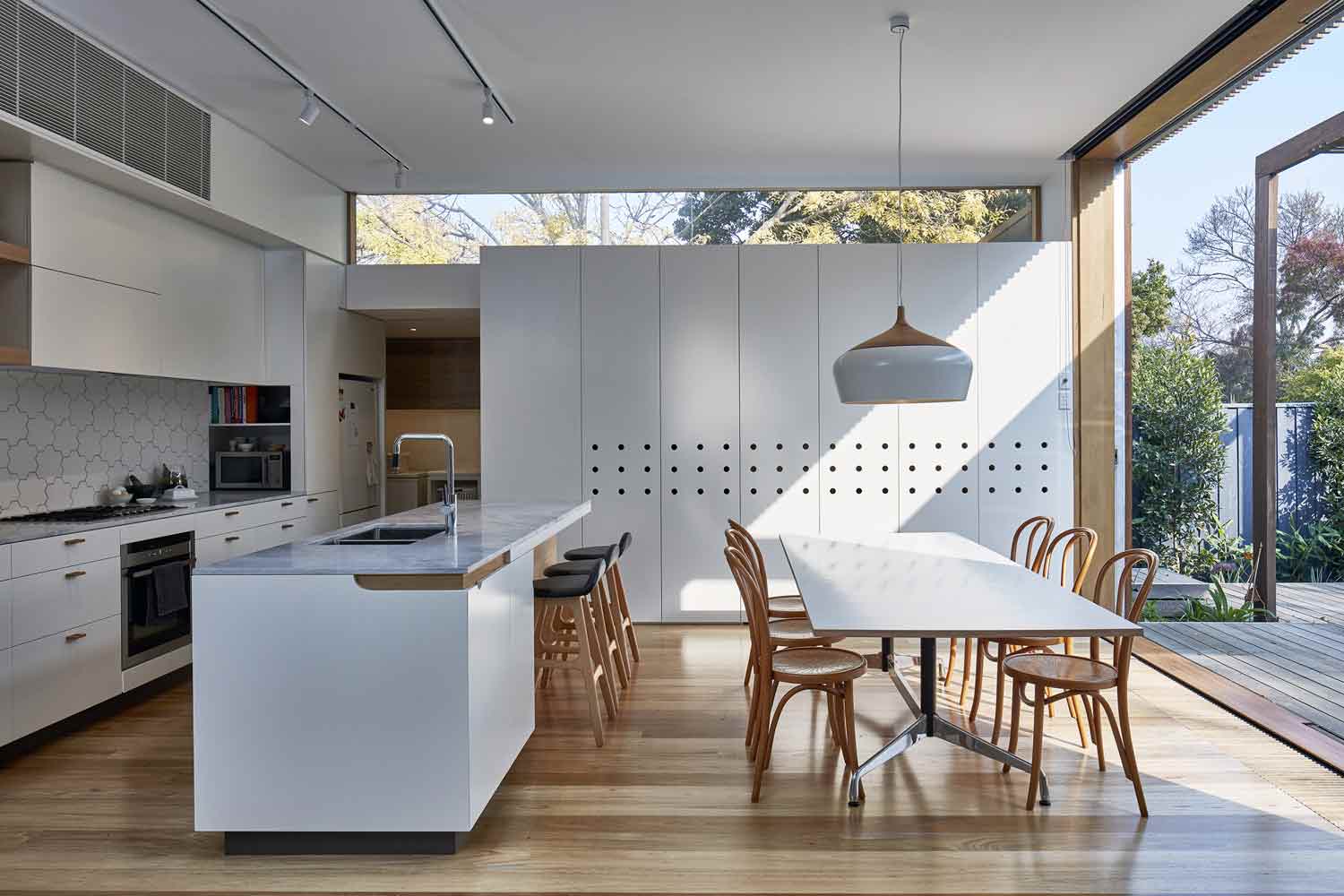 screen–house–camberwell–renovation–by-warc-studio-architects-09.jpg