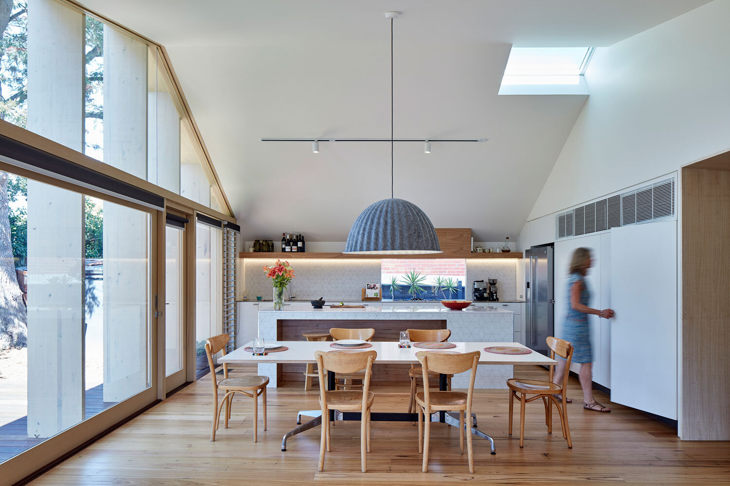lean-to-house-oakleigh-melbourne-renovation-by-warc-studio-architects-06.jpg