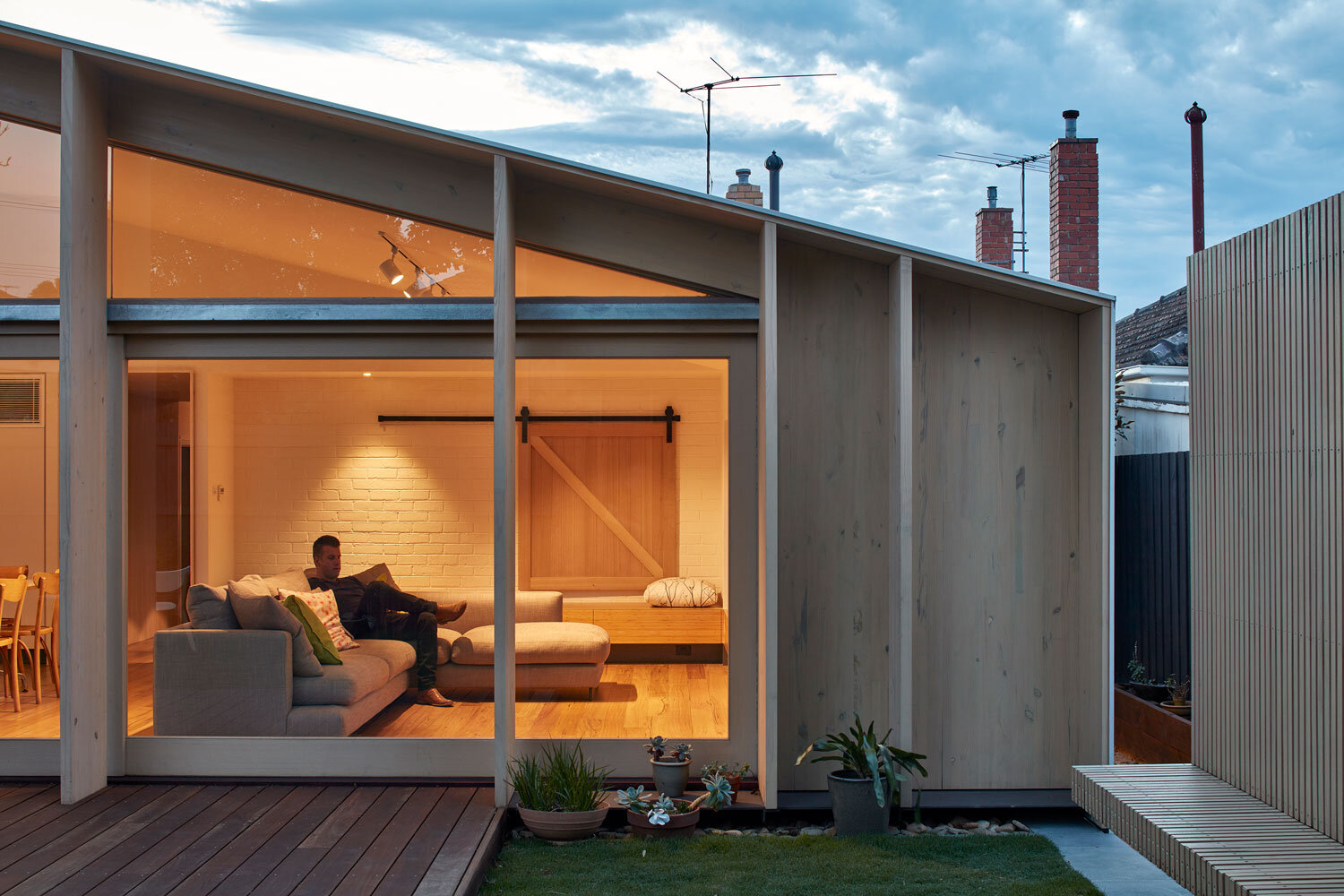 lean-to-house-oakleigh-melbourne-renovation-by-warc-studio-architects-14.jpg