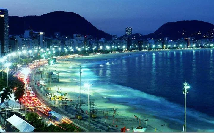 Praia de Copacabana a noite
