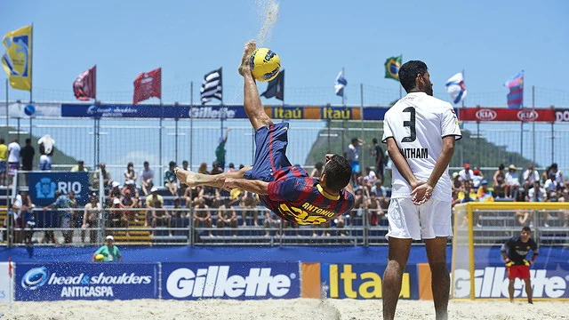 Barcelona no Mundialito de Clubes de futebol de areia em Copacabana