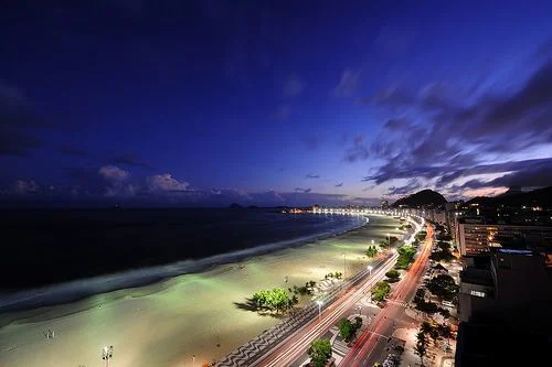 A noite de Copacabana continua animada!