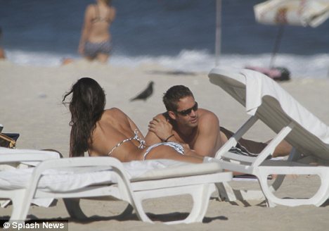 paul-walker-copacabana1.jpg