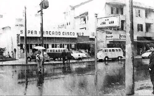 Supermercado Disco na Avenida Ataulfo de Paiva, Leblon, Rio de Janeiro