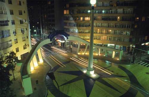 Avenida Henrique Dumont esquina com Visconde de PirajÃ¡ em Ipanema, Rio de Janeiro