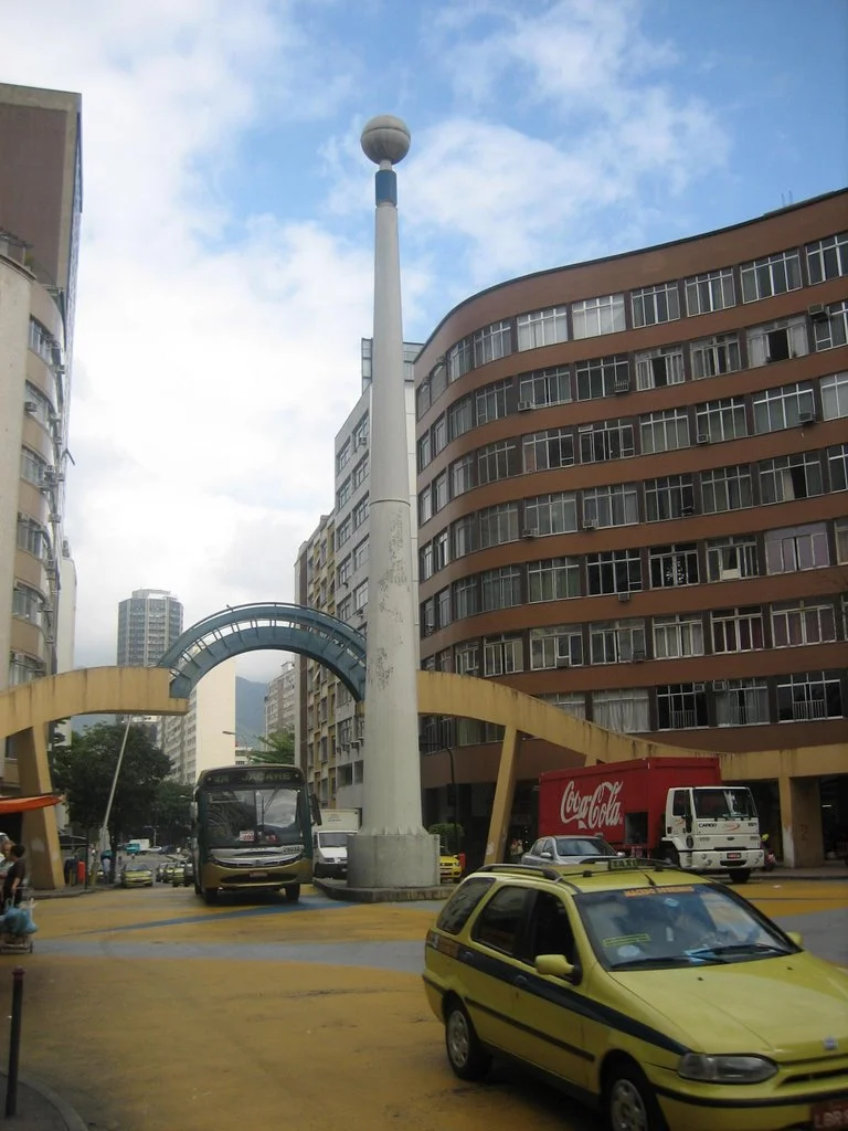 Esquina da Avenida Henrique Dumont com Visconde de Pirajá, em Ipanema, Rio de Janeiro
