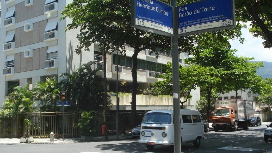 Rua Barão da Torre esquina com Henrique Dumont em Ipanema, Rio de Janeiro