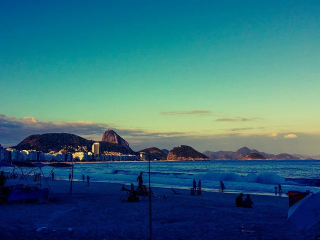 Final do dia na Praia de Copacabana