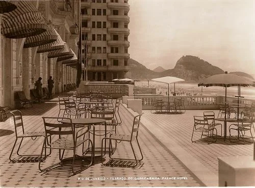 Dia de sol na varanda do Copacabana Palace